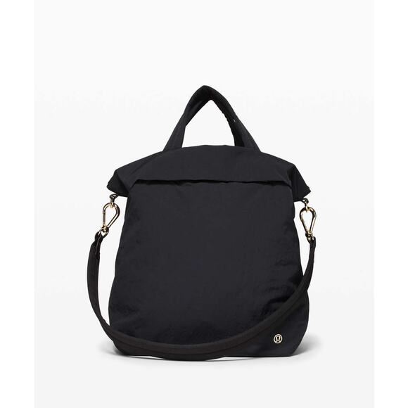 lululemon athletica Handbags - Lululemon On My Level Bag *19L Black Gym Workout Yoga Tote A42